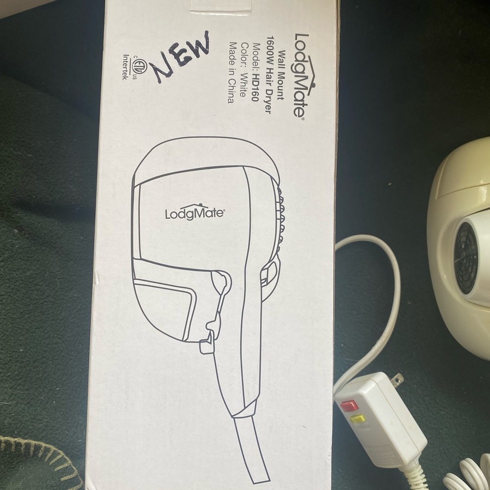 Wall mount hair dryer - Picture 3 of 5
